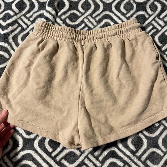 H&M Women’s Shorts - Picture 2 of 4